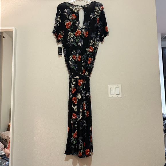 Torrid Culotte Jumpsuit in Super Soft Floral Black SZ 1X NWT - Picture 4 of 8
